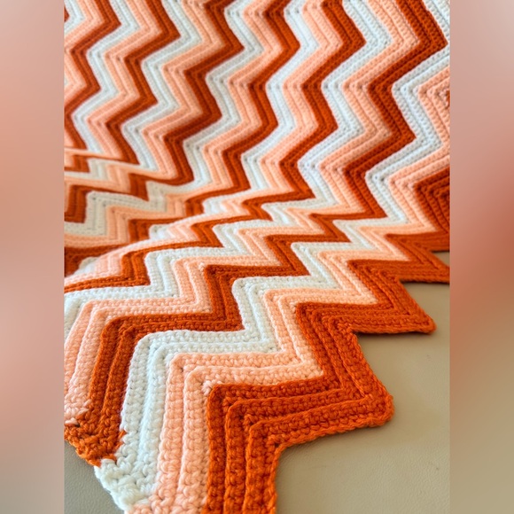 Handmade Crochet Orange Ivory Chevron Afghan Throw Blanket Fall size 63x48 - Picture 4 of 7